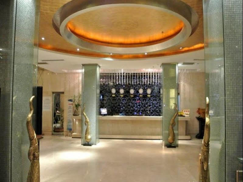 Harbin Yakelai Holiday Hotel Exterior foto